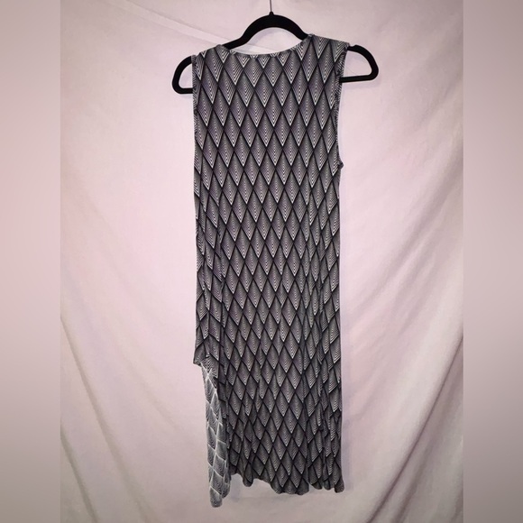 Design History Black and White Asymmetrical Dress - Picture 9 of 10